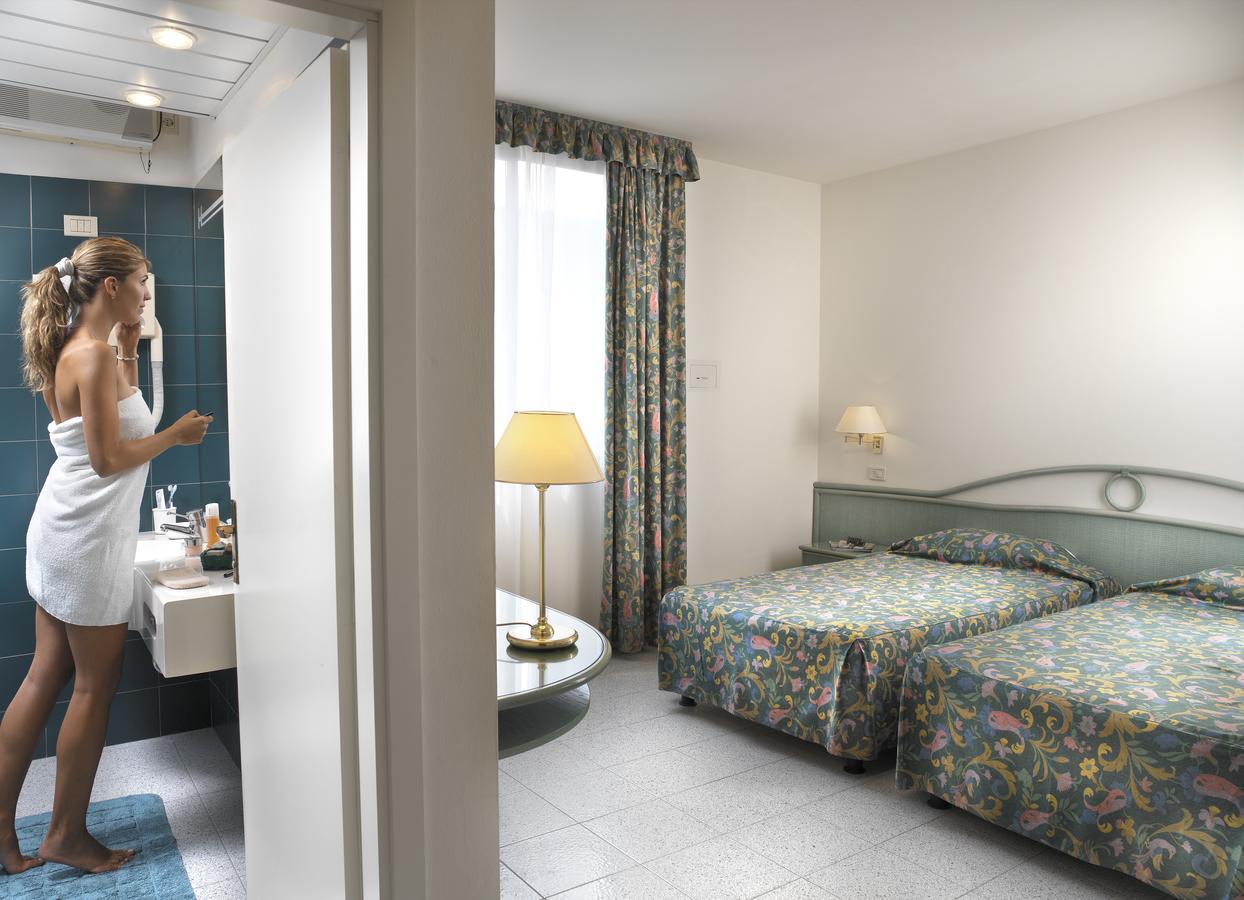 Hotel Italia 벨레지아아지마리나 객실 사진